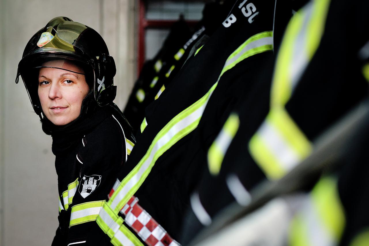 Jasmina Kadija točno godinu dana jedina je profesionalna vatrogaskinja Javne vatrogasne postrojbe Grada Zagreba