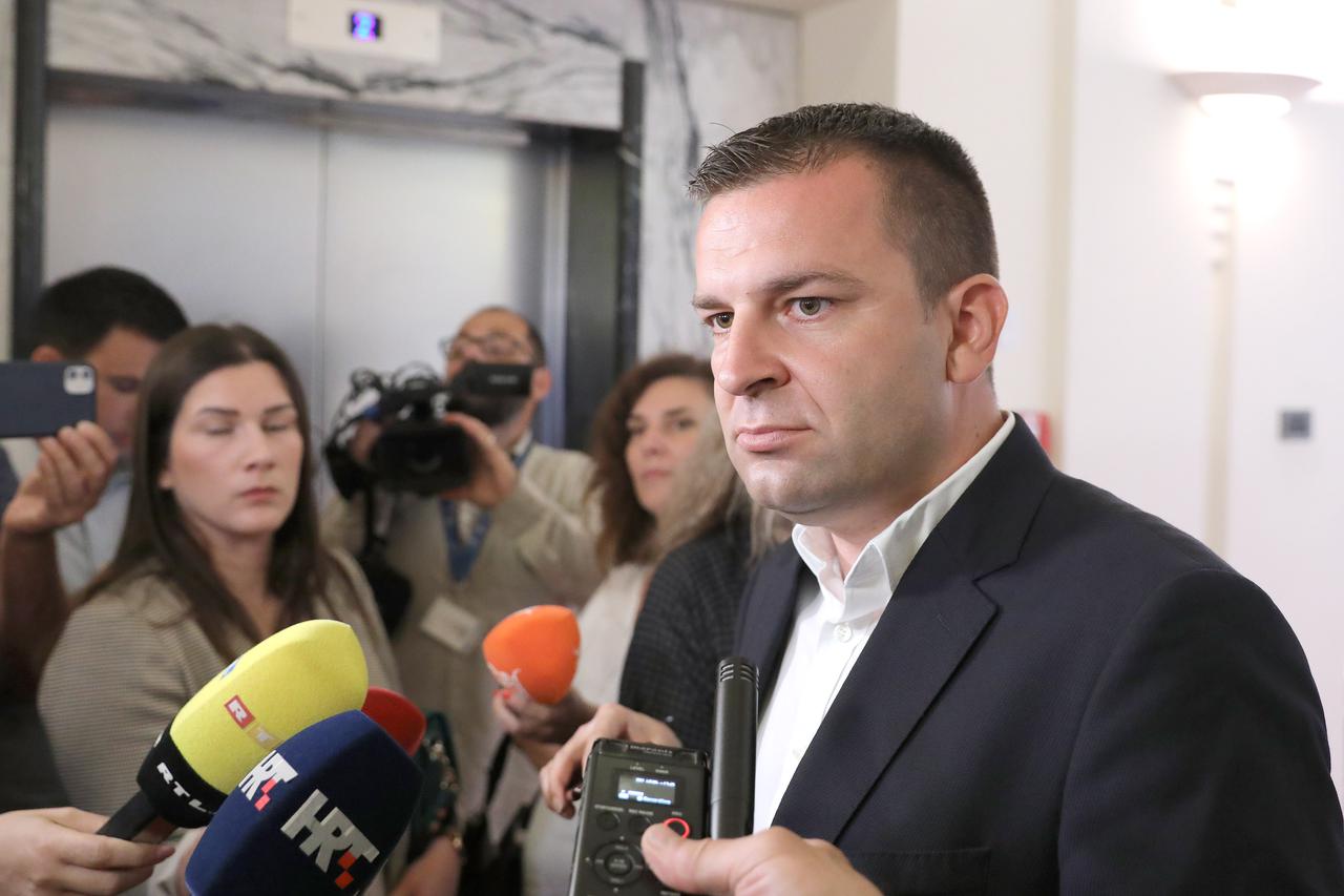 Zagreb: Dario Hrebak o političkim aktualnostima