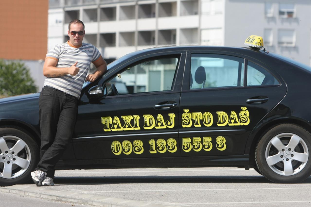 '29.08.2011.,Zagreb - Taxist Marko Gundic koji je vec tri godine taxista doso je na ideju pod nazivom Taxi da sto das, sto znaci da kad odveze klijenta na zeljenu lokaciju klijent mu moze dati i ispod