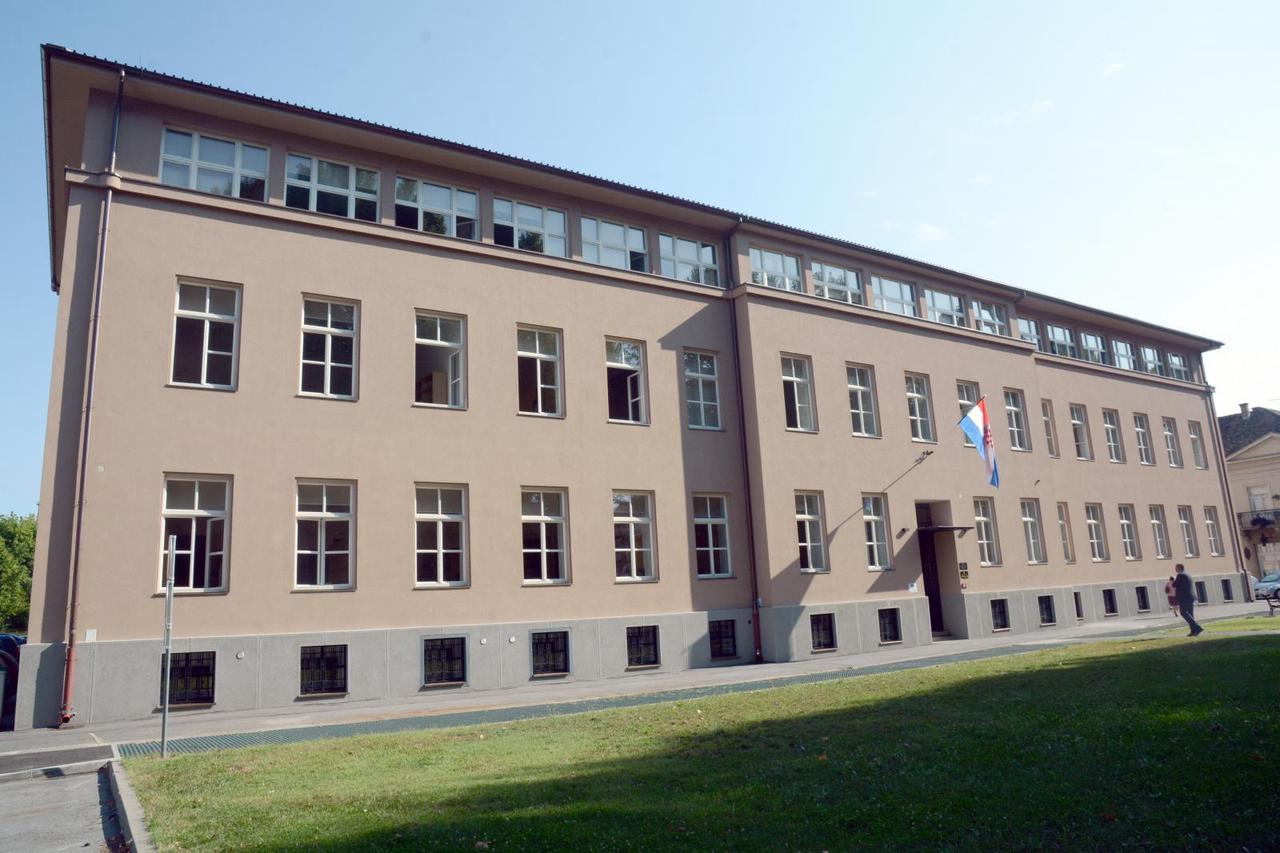 Sisak: Obilazak novouređene zgrade Županijskog suda