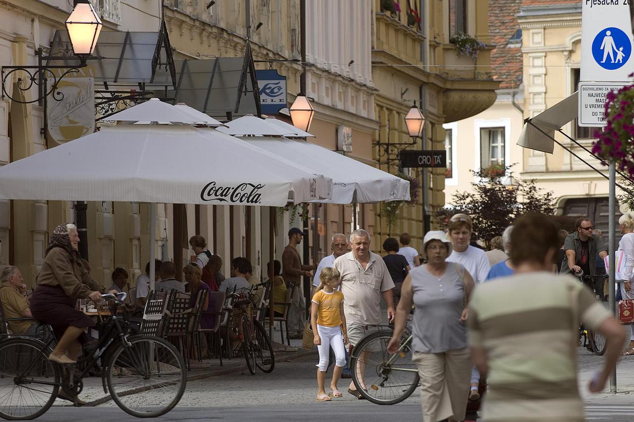 Varaždin: Unato? recesiji i štednji u gradu ulice se osvjetljavaju i u 9.30 ujutro