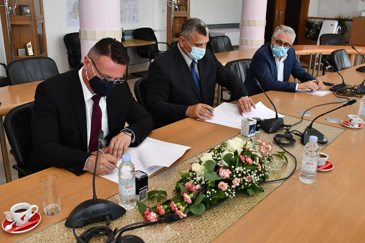 Slavonski Brod: Potpisan sporazum o financiranju kupoprodaje nekretnina za potrebe Sveučilišta