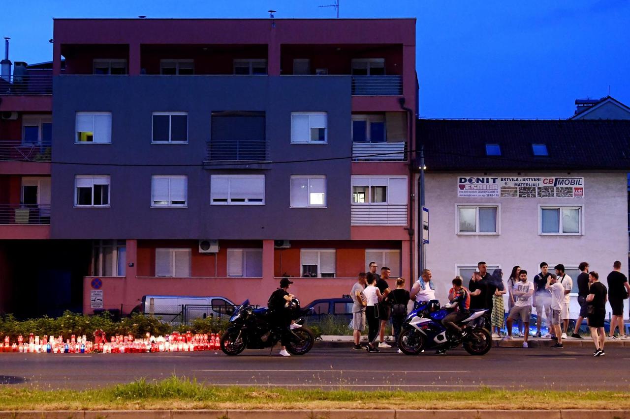 Zagreb: Građani pale svijeće na mjestu stradavanja motorista i biciklista
