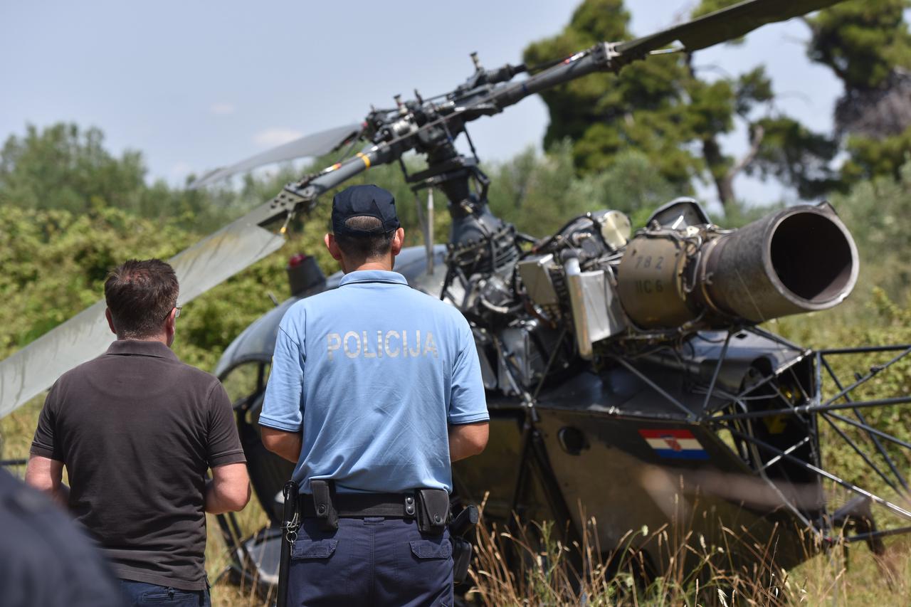 Zbog kvara na otok Zlarin prisilno sletio helikopter