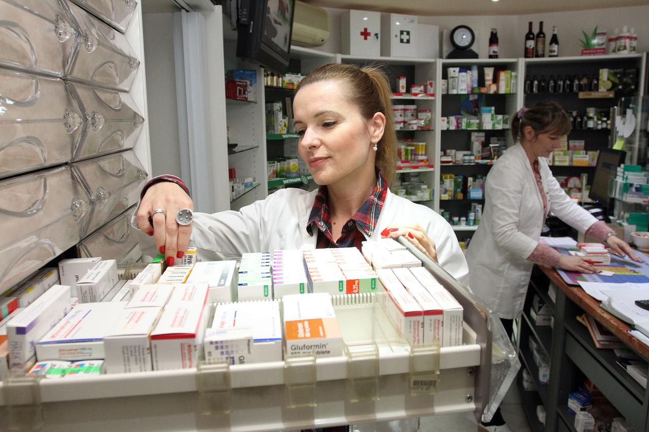 14.02.2014., Cakovec - Farmaceuti u Ljekarni Pocuca. Photo: Vjeran Zganec-Rogulja/PIXSELL