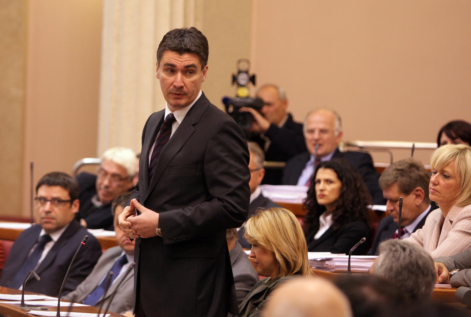 G odine 2007. SDP prvi put izlazi na izbore pod Milanovićevim vodstvom i osvaja 56 mandata u 6. sazivu.