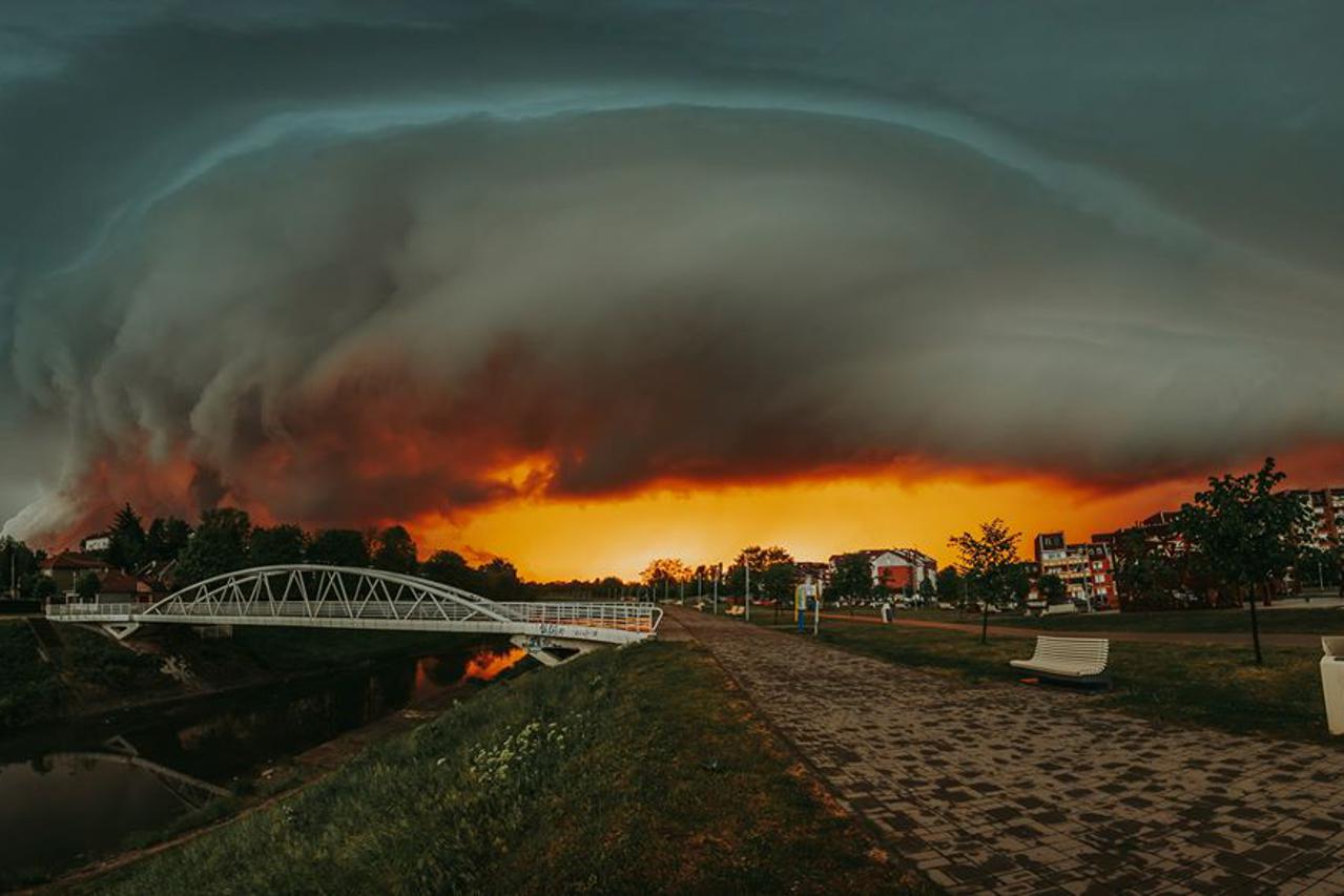 Nebo nad Vukovarom