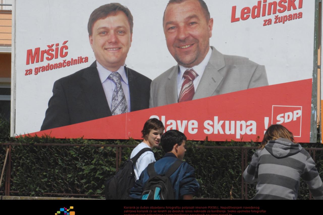 '5.5.2009., Koprivnica - Plakat SDP-ovog kandidata za gradonacelnika i zupana. Zvonimir Mrsic i Darko Ledinski. Photo: Josip Maljak/Vecernji list'