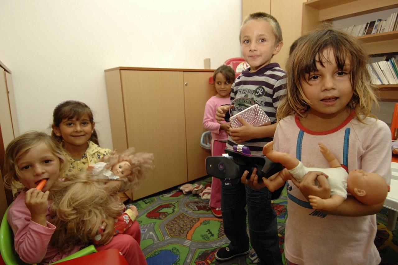 '17.09.2010., Drzimurec- Predskolski odgoj malih roma u podrucnoj skoli Drzimurec. Photo: Vjeran Zganec-Rogulja/PIXSELL'