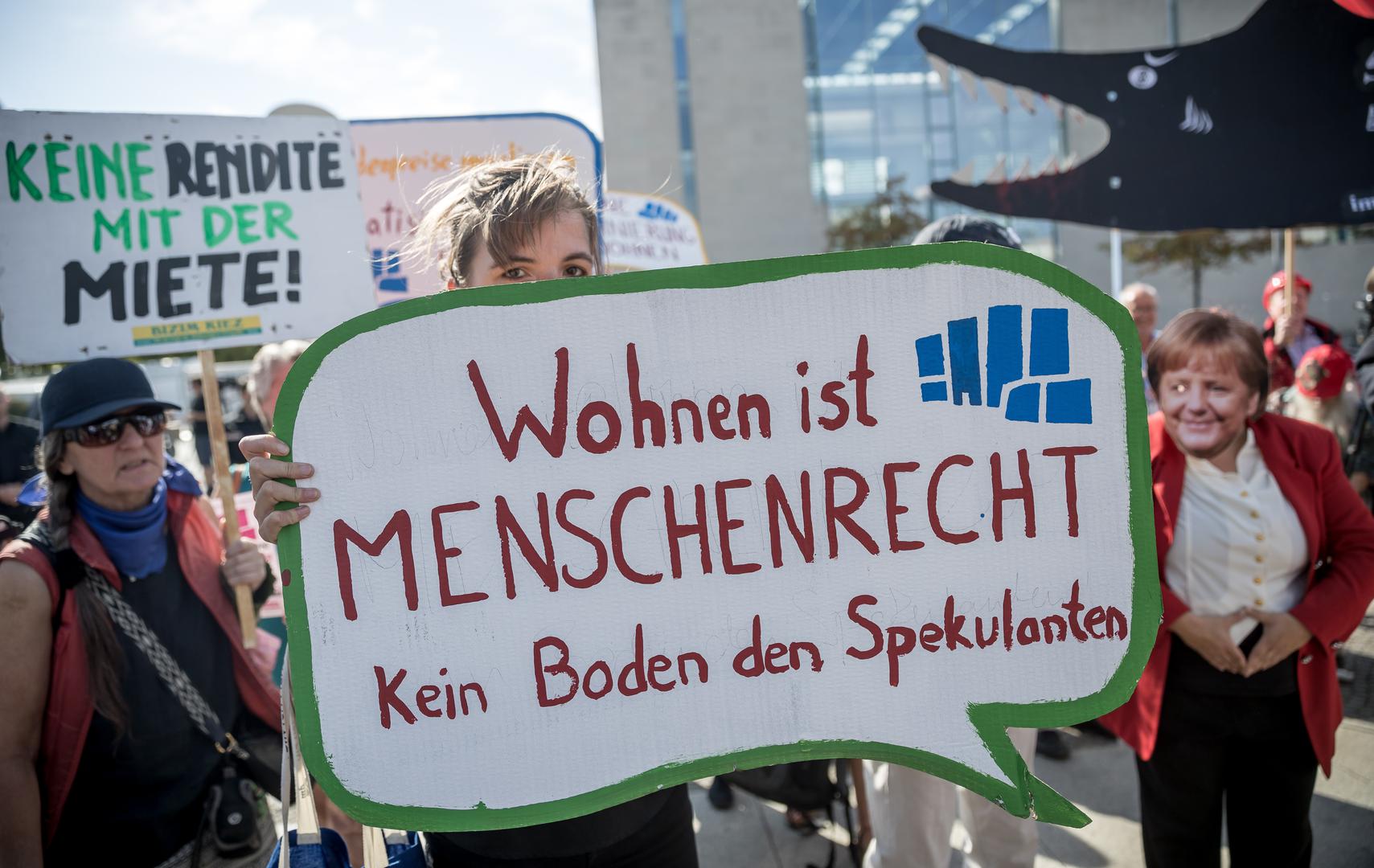 Kriza stanovanja u Njemačkoj kulminirala je traženjem prosvjednika da se tvrtke koje špekuliraju svojim stambenim prostorima izvlaste u korist države
