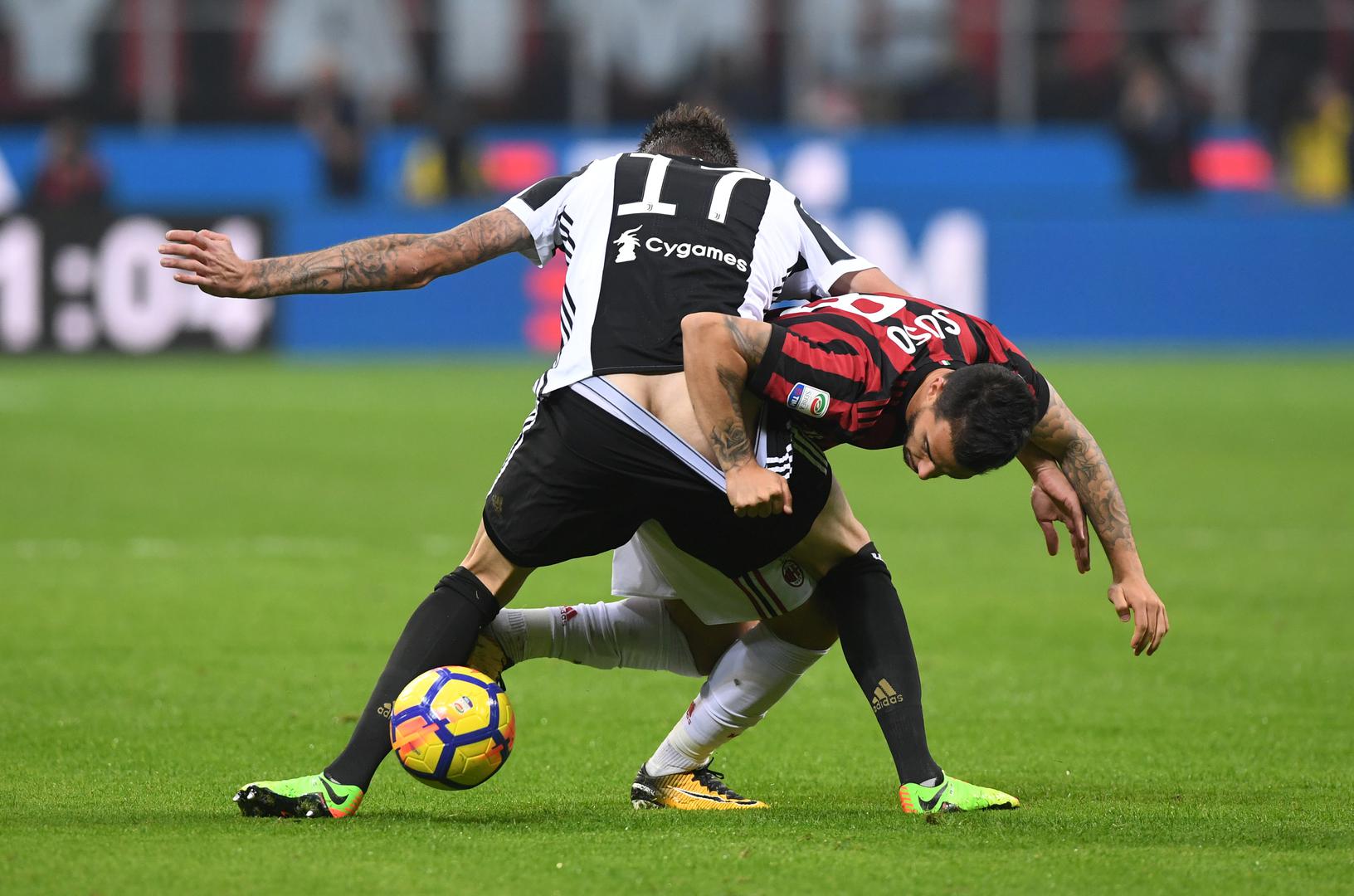 Dvojica hrvatskih reprezentativaca Nikola Kalinić (Milan) Mario Mandžukić (Juventus) odigrala su cijelu utakmicu