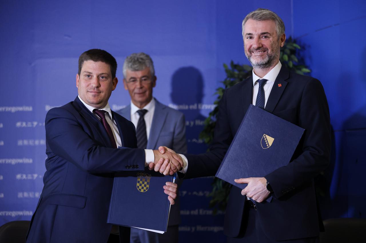 Sarajevo: Forto i Butković potpisali sporazum o obnovi mosta koji spaja Brčko i Gunju