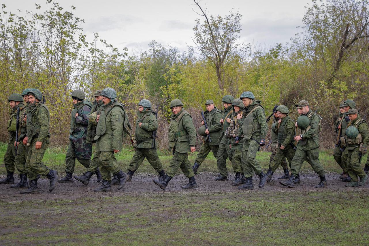 Newly-mobilised Russian reservists take part in a training on a range in Donetsk region