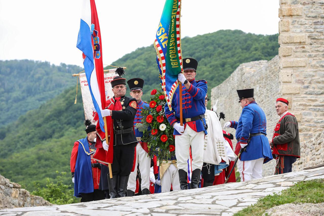 Zagreb: Na oltaru Domovine održano tradicionalno polaganje vijenaca i obilježavanje Dana državnosti RH