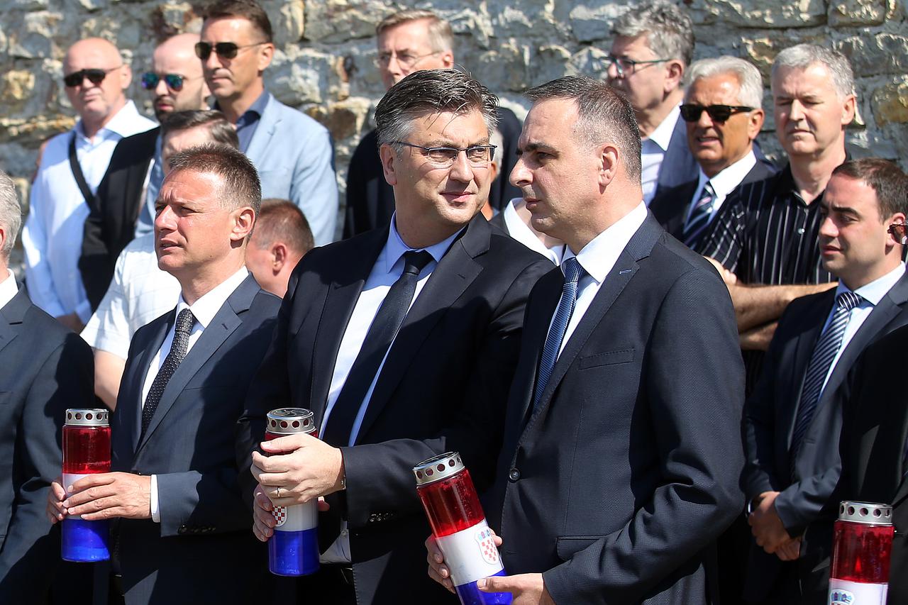 Plenković i Jandroković položili vijenac na Oltar domovine