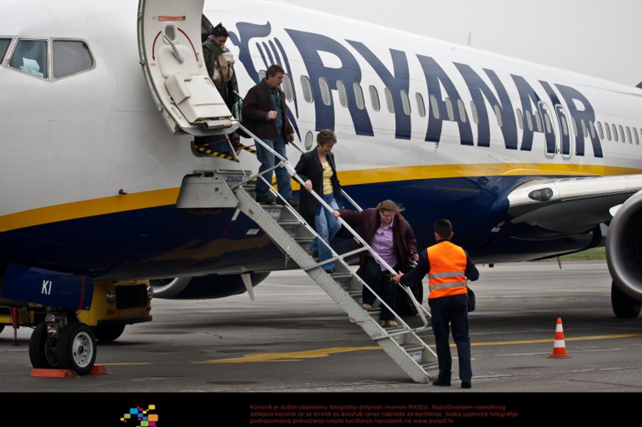 '27.03.2011., Osijek - Niskotarifna zrakoplovna kompanija Ryanair pocela je s trijevozom putnika na novoj relaciji Osijek - Frankfurt. Photo: Krunoslav Petric/PIXSELL'