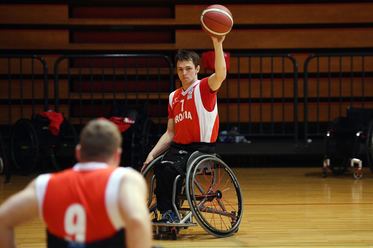 Nedelišće: Milanović posjetio hrvatske košarkaške reprezetativce u kolicima koji se pripremaju za Europsko prvenstvo