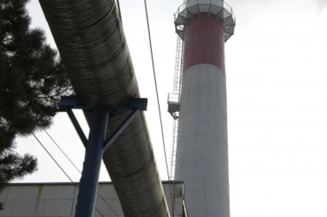'07.01.2009., Karlovac - Toplana je jucer prvi put osjetila posljedice energetske krize, posebice plinske, zbog poznatih problema s dobavom plina iz Rusije. Dotok plina smanjen je, ovoj tvrtki, za 70 