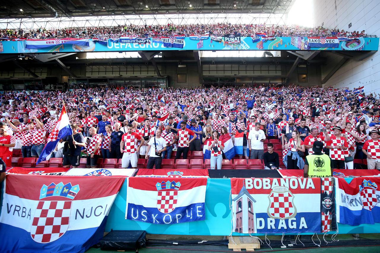 Kopenhagen: Veseli hrvatski navijači na stadionu spremni su za početak utakmice 