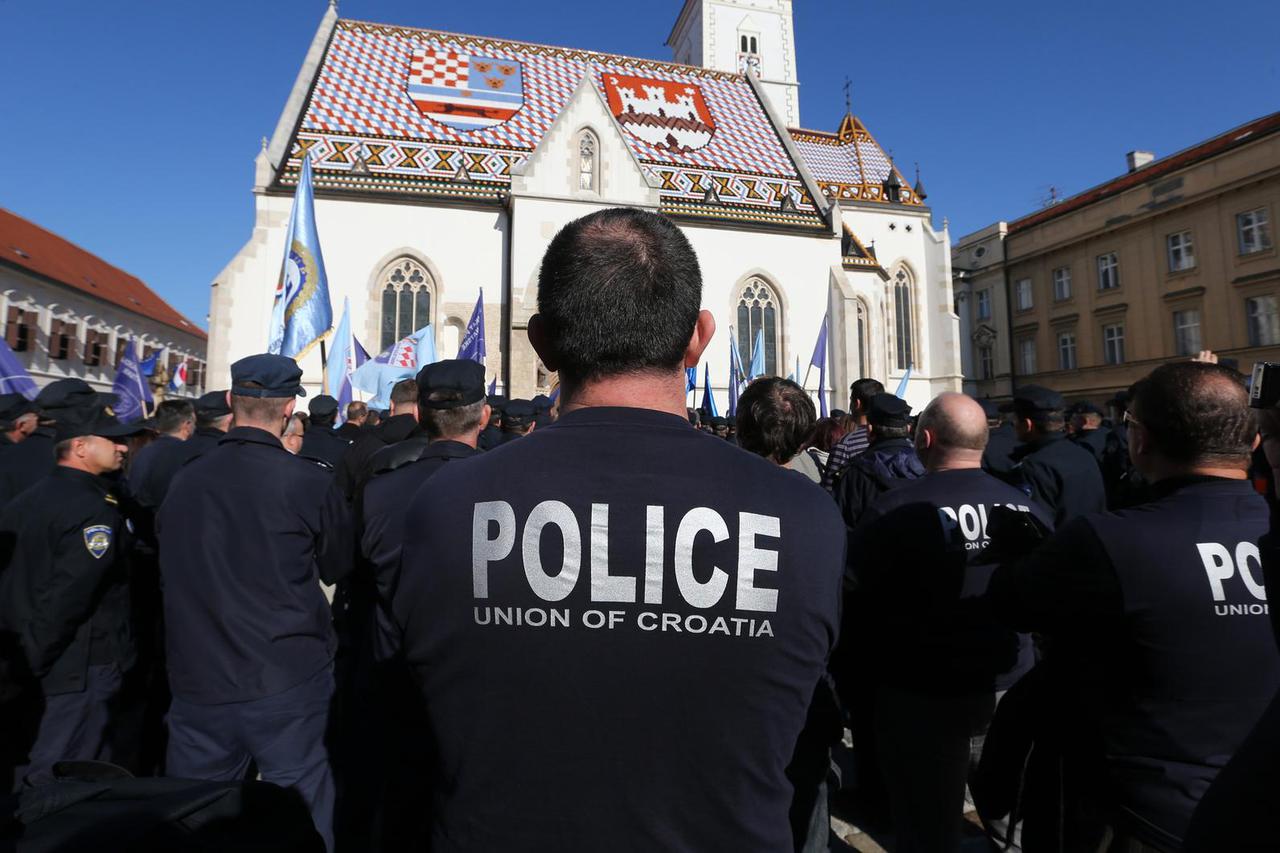 Zagreb: Prosvjed policijskih službenika na Trgu sv. Marka