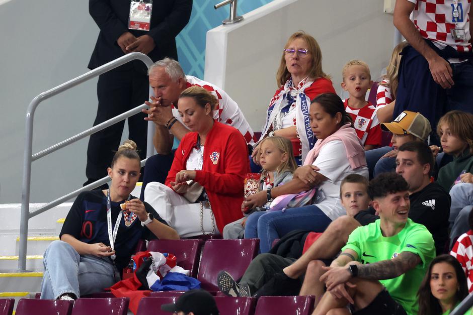 KATAR 2022 - Vanja Modrić s obitelji na utakmici Hrvatske i Maroka u borbi za broncu Svjetskog prvenstva