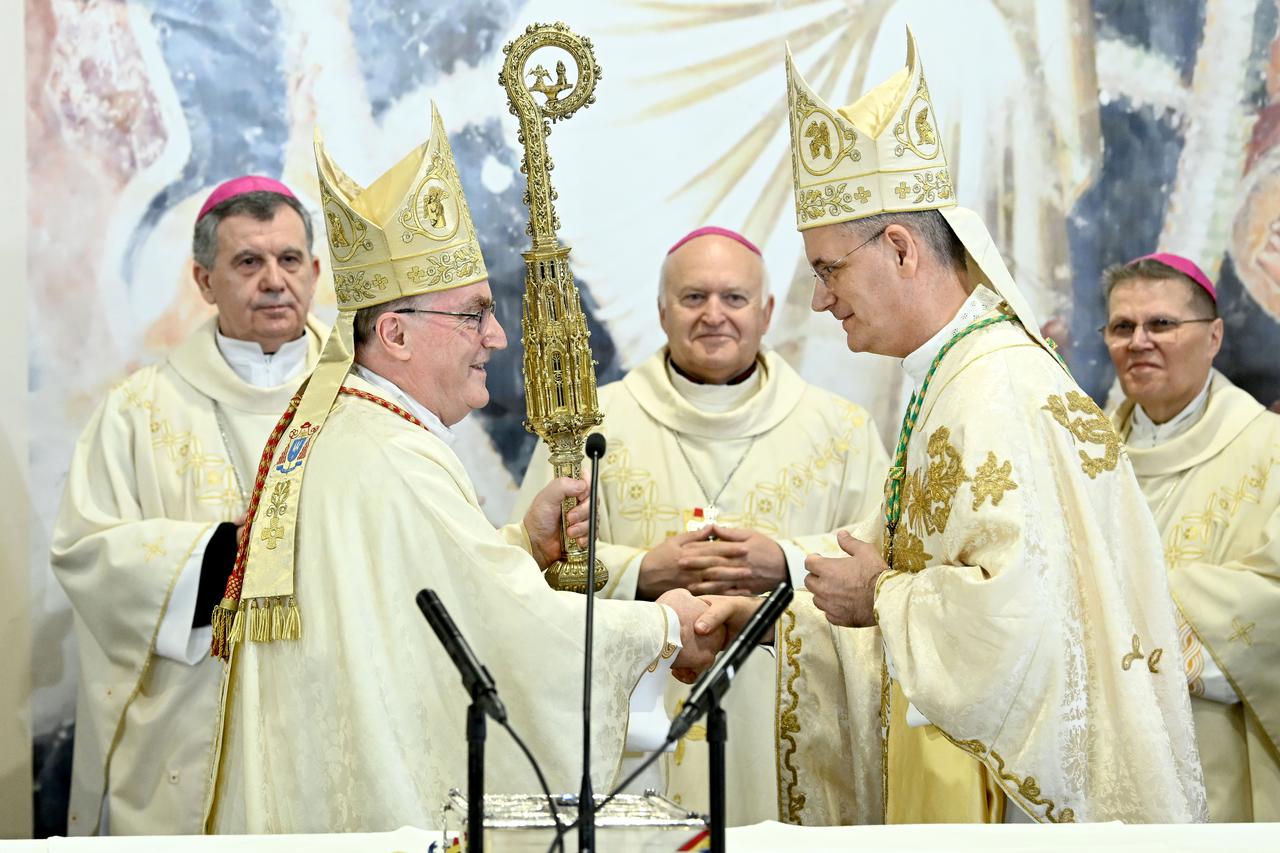 Monsinjor Dražen Kutleša preuzeo službu novog zagrebačkog nadbiskupa 