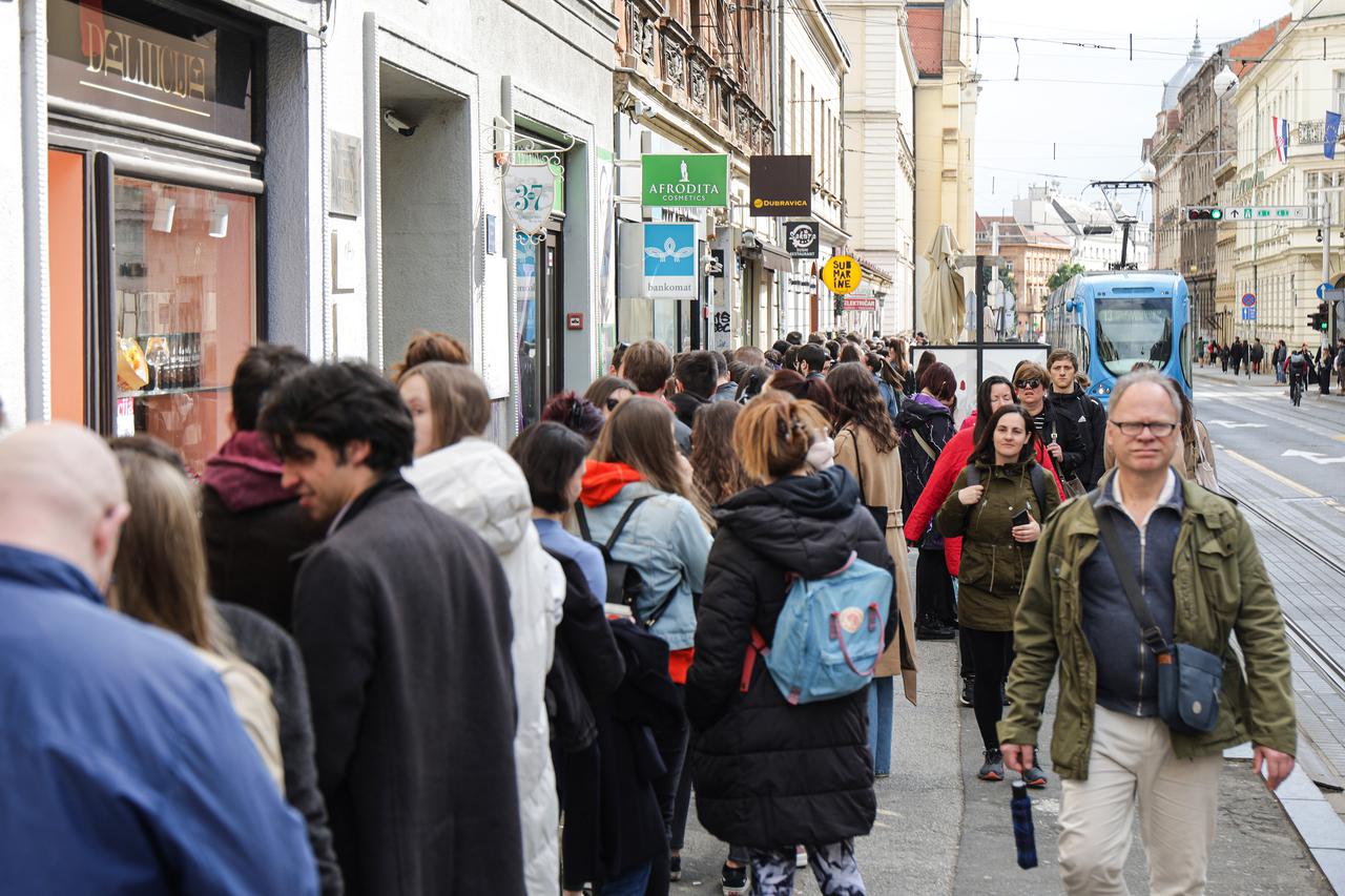 Zagreb: Gužve na biralištima i u popodnevnim satima
