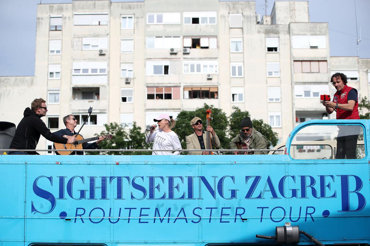 Zagreb: Koncert kroz Gajnice s krova double deckera