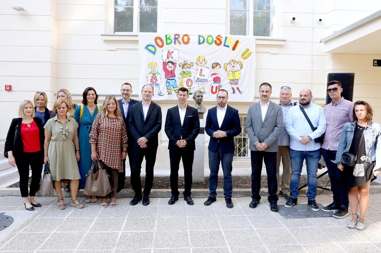Zagreb: Tomašević nazočio prvom danu školske godine u obnovljenoj Osnovnoj školi Ivana Merza