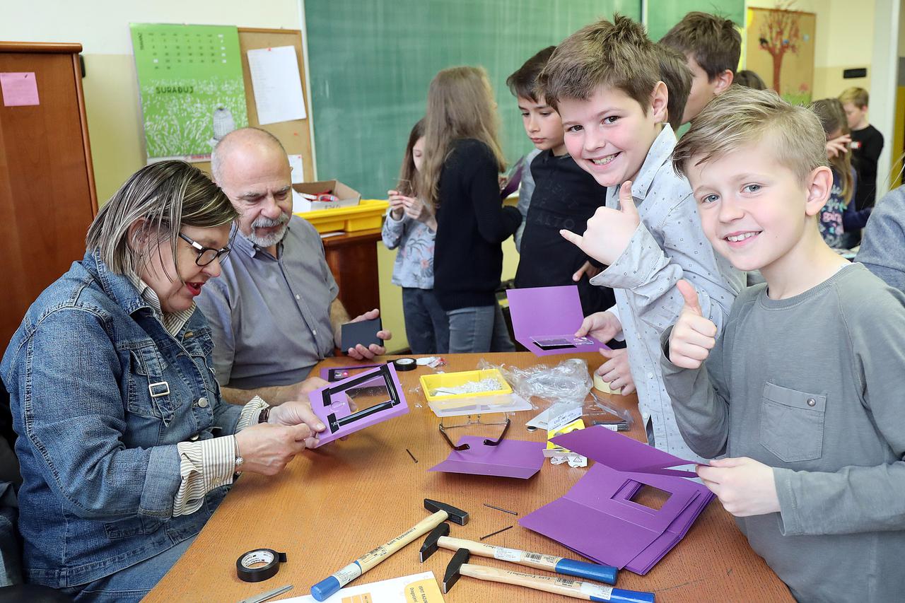 Zagreb: Djeca na znanstvenoj radionici izradila elektroničku čestitku