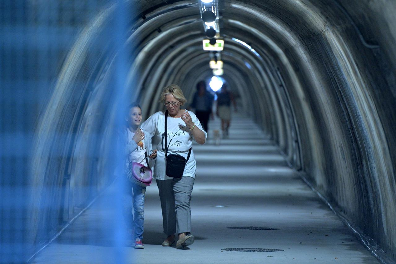 tunel grič