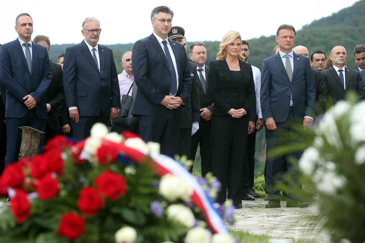 Državni vrh poklonio se na Oltaru domovine povodom Dana državnosti