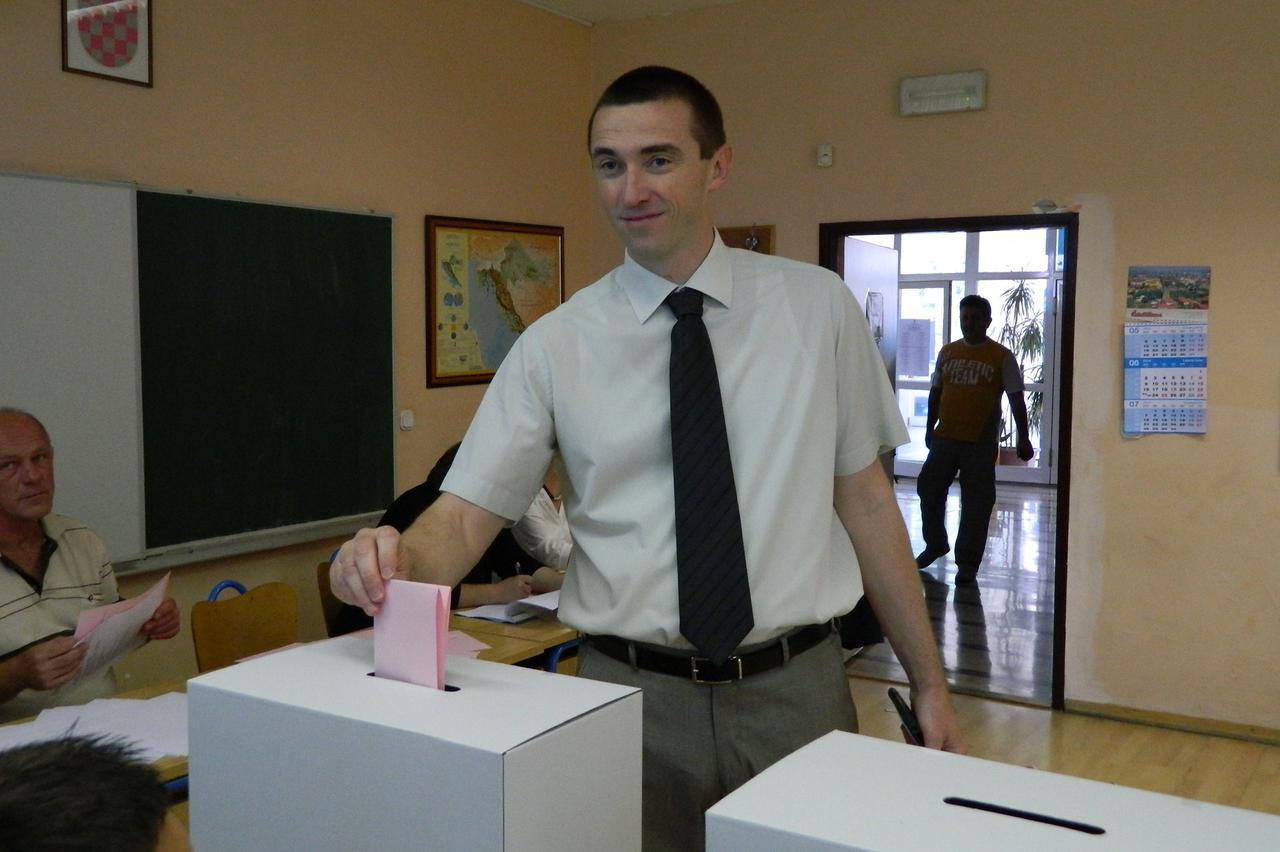 Kandidat Ivan Penava izašao na glasovanje