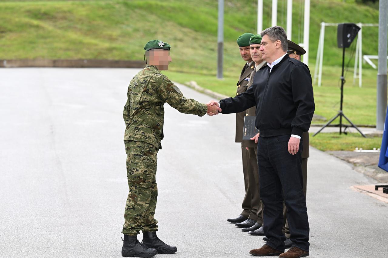 Predsjednik Milanović odaje počast vojnicima