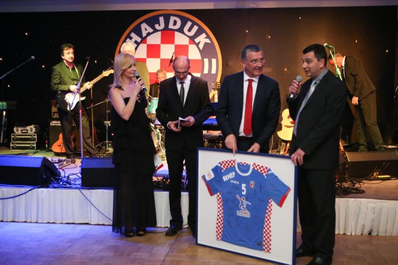 Hajduk - Bila noć