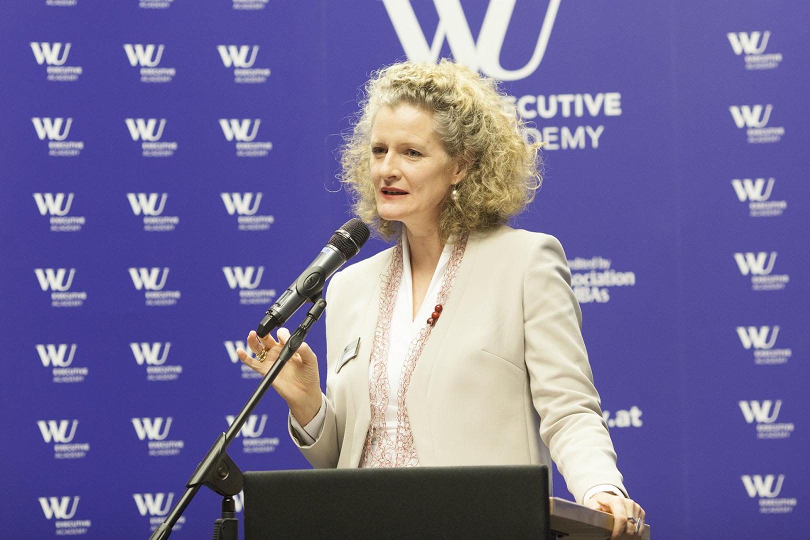 Profesorica Barbara Stöttinger, dekanica poslovne škole WU Executive Academy i akademska ravnateljica programa Global Executive MBA