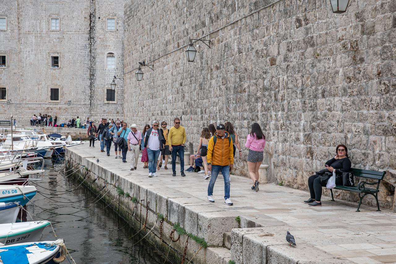Dubrovnik: Posjetitelji i turisti u staroj gradskoj jezgri