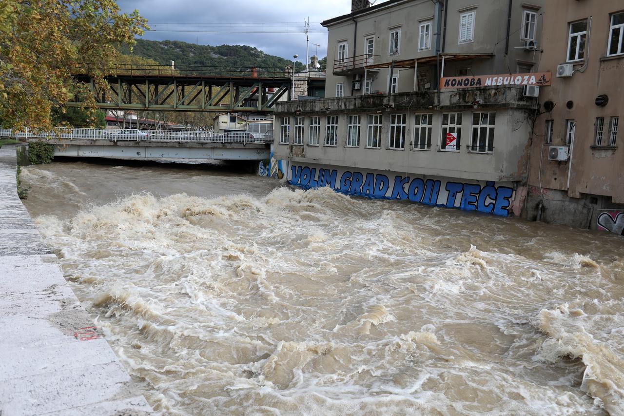 Rijeka: Posljedice sinoćnjeg kišnog nevremena 