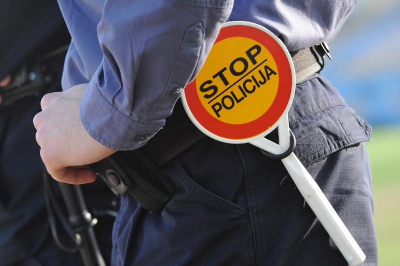 '21.03.2012., Sibenik - Policijska palica za zaustavljanje, stop policija, ilustracija.  