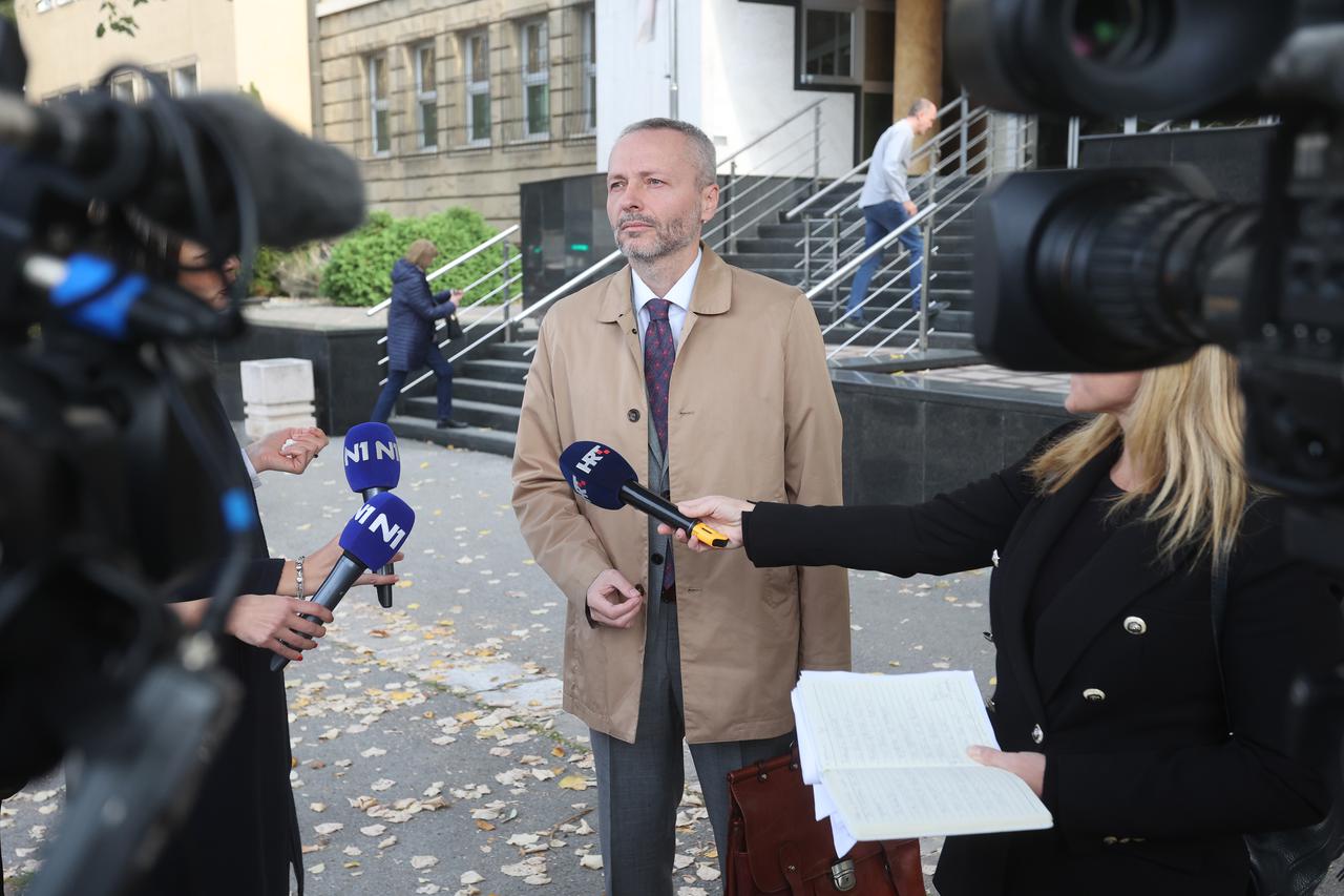 Beograd: Odvjetnik Aleksandar Olenik dao je izjavu prije početka suđenja hrvatskim pilotima