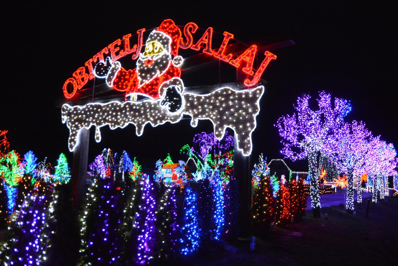 Božićna priča Salajevih zabljesnula je s rekordnih više od 2,5 milijuna lampica.