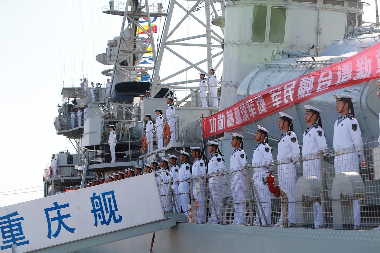 Doktrina kineske vojske temelji se na brojnosti, no ubrzano razvijaju i pomorsku te zrakoplovnu komponentu kako bi snagu mogli projicirati u dubinu