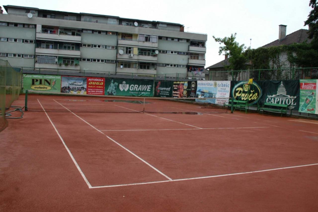 'Slavonija_24.7.2008 Pozega_Sporni teniski teren.'