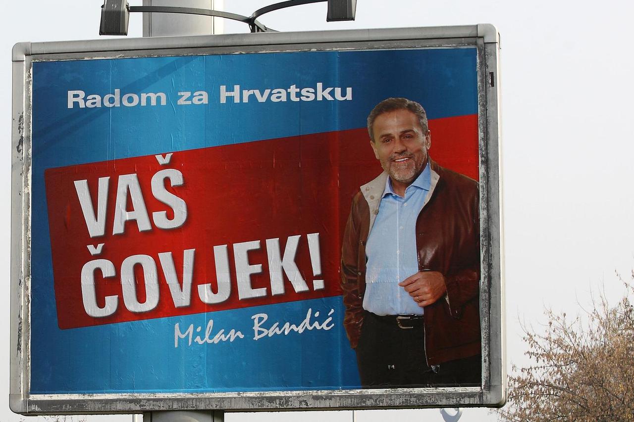 08.11.2011., Zagreb - Predizborni plakat gradonacelnika Milana Bandica na Slavonskoj aveniji. 