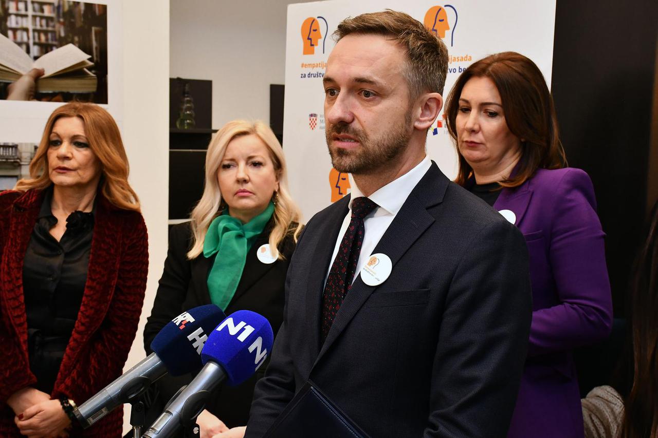 Požega: Ministar Piletić na konferenciji "Zaustavimo nasilje nad ženama i nasilje u obitelji - za nasilje nema opravdanja"