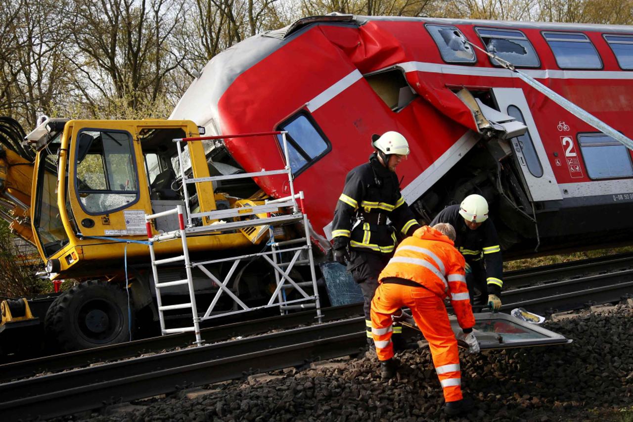 željeznička nesreća,sudar vlaka (1)