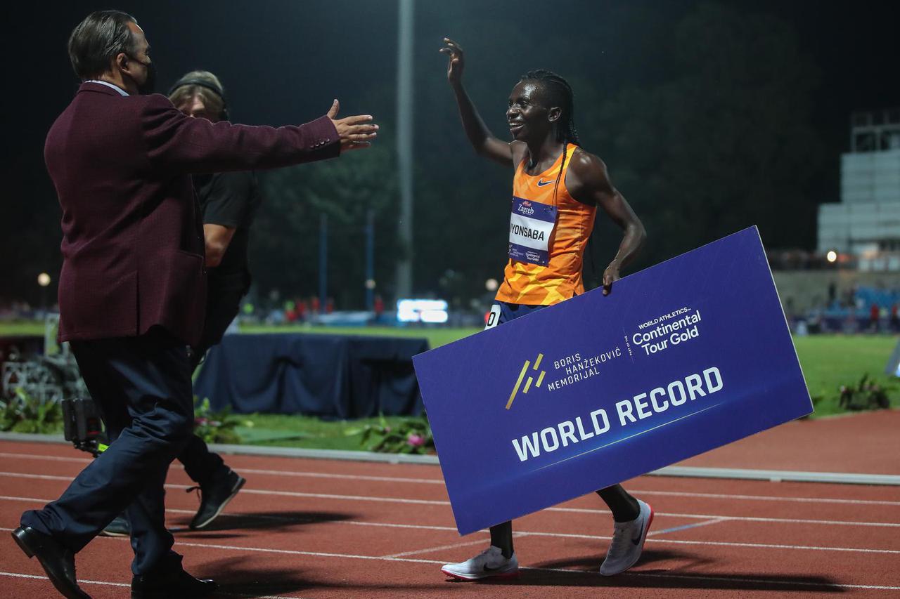 Francine Niyonsaba srušila svjetski rekord u utrci na 2000 metara