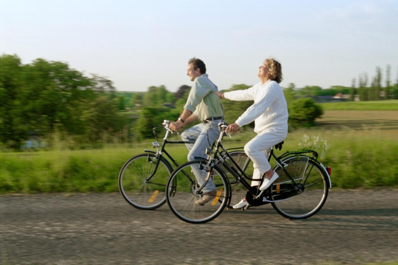 'bicikl priroda izlet zdravlje ljubav dvoje vjezbanje sreca odmor opustanje'