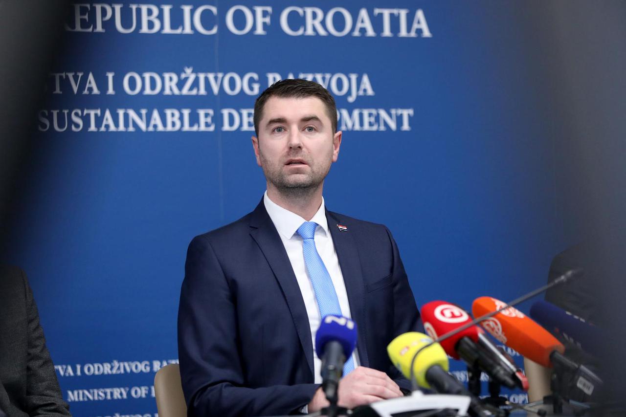 Zagreb: Ministar Filipović predstavio je aplikaciju "Kretanje - cijena"