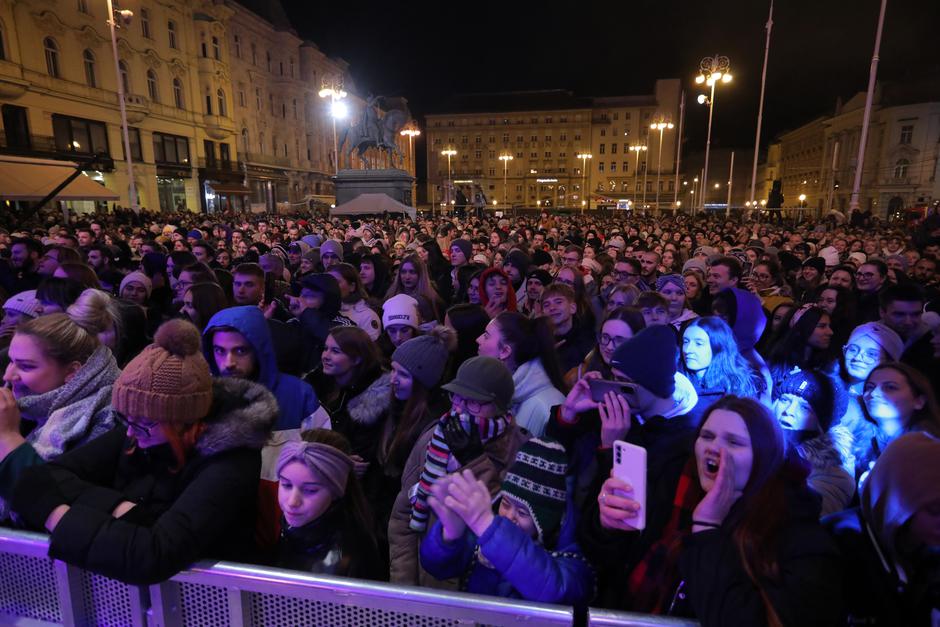Zagreb: Koncert Želim život, zaklade Ana Rukavina na glavnom gradskom trgu